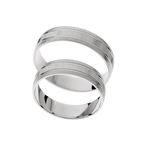 Elegant white gold wedding band with side line engravings