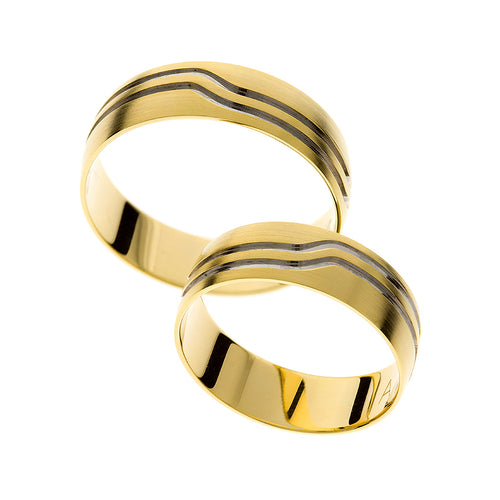 Yellow gold wedding ring with rhodium lines