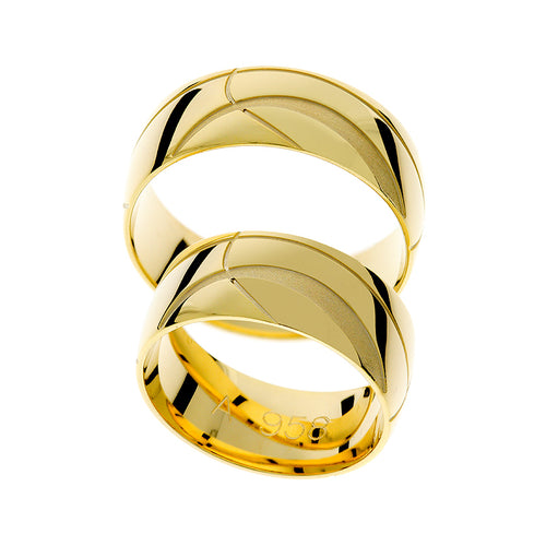 Yellow gold wedding rings with detailed lines