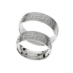 Wedding ring with greek pattern design