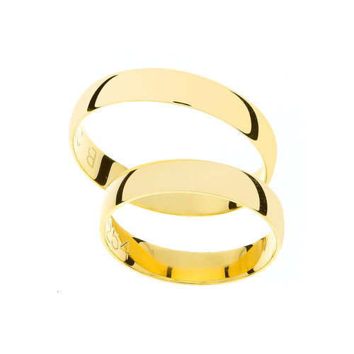 Light 4mm wedding ring in yellow gold