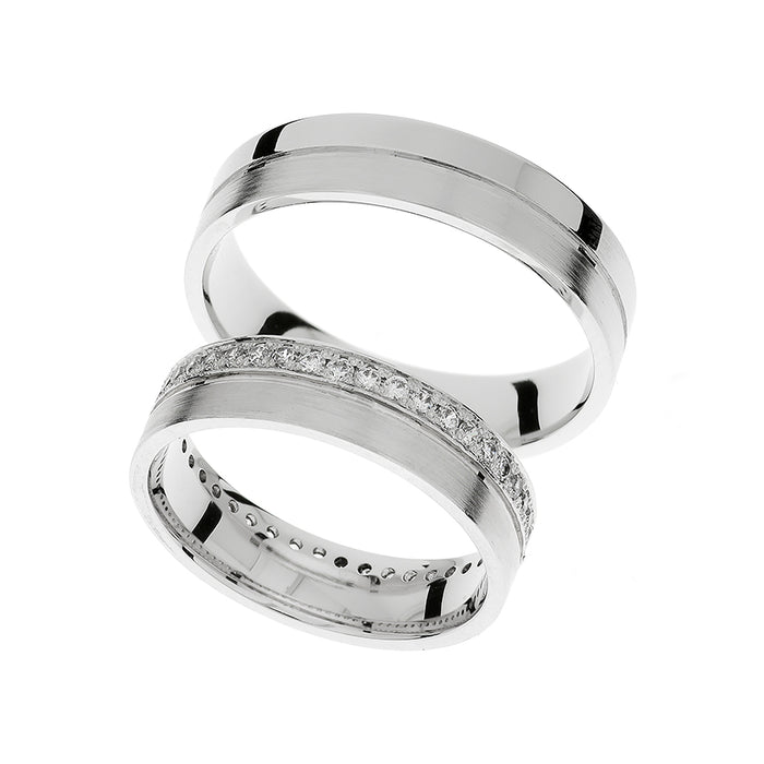 Anillo de boda de oro mitad pulido y mitad mate