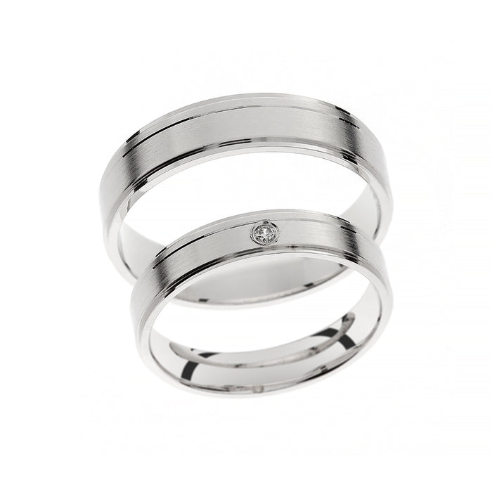 Anillo de boda de oro blanco con acabado pulido