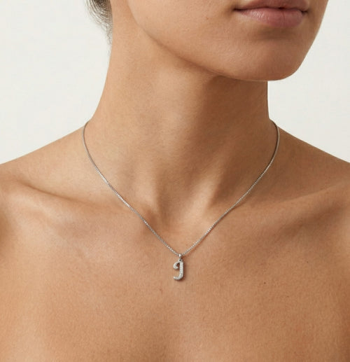 Přívěsek písmena J