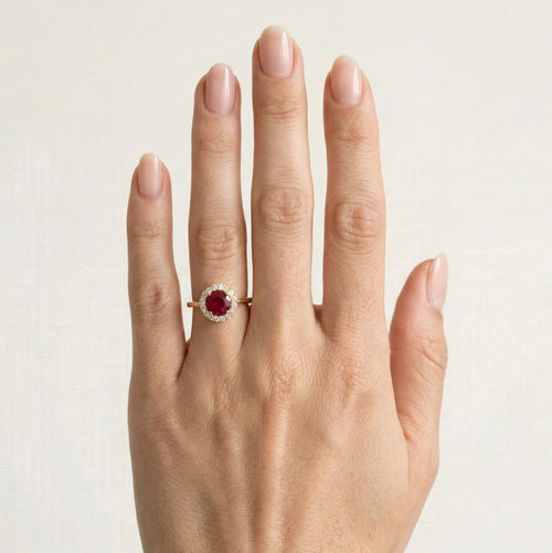 Prsten s kulatým syntetickým rubínem