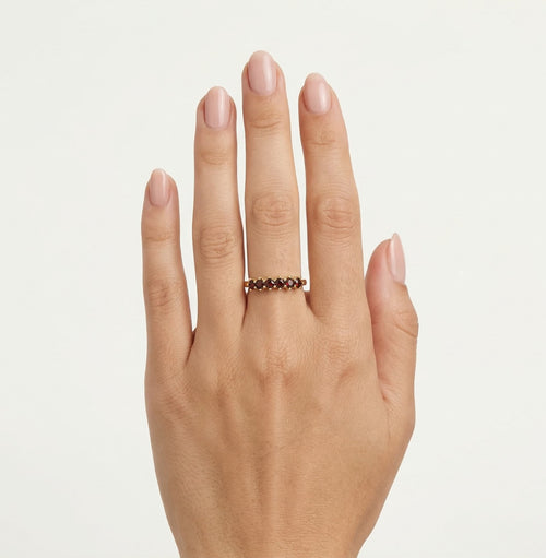 Eleganter Granat-Glow-Damen-Goldring