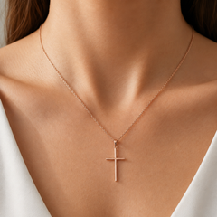 Minimalistický přívěsek s křížkem z růžového zlata