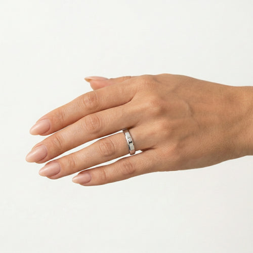 Anillo clásico cuadrado de oro blanco