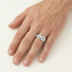 Anillo de hombre en oro blanco con diamantes y eslabones