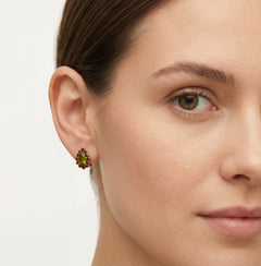 Enchanting harmony: Prong-set gem cascades