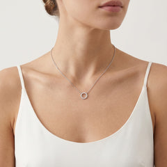 Collar de plata de ley con círculo