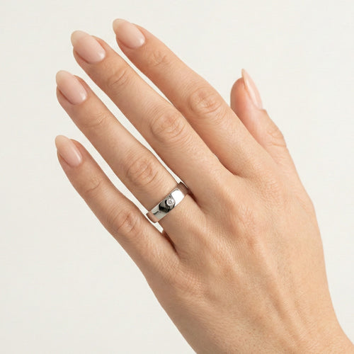 Anillo clásico de boda de oro blanco