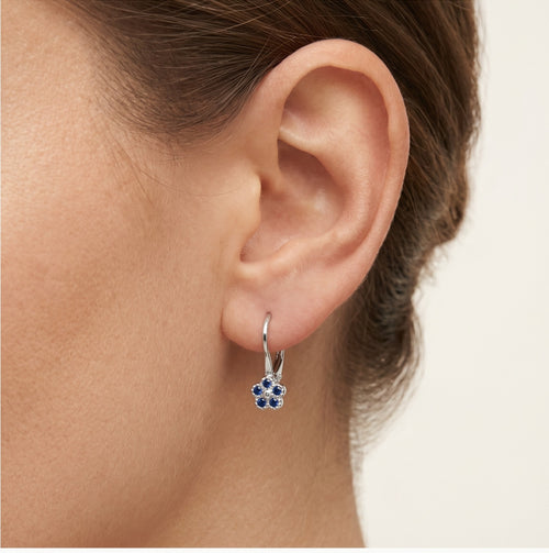 Boucles d'oreilles pendantes en forme de fleur avec accent en saphir