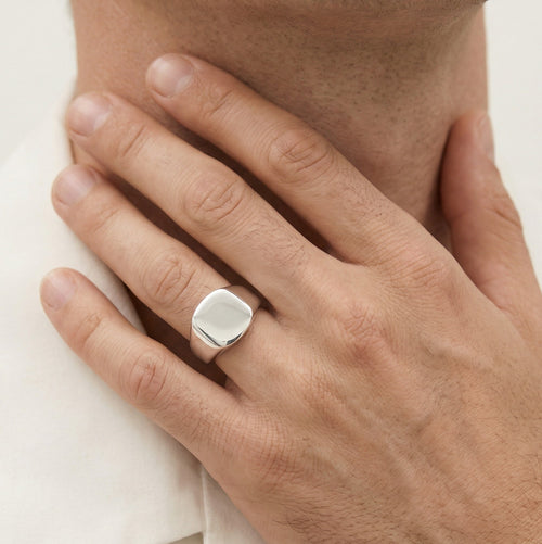 Timeless silver heritage ring