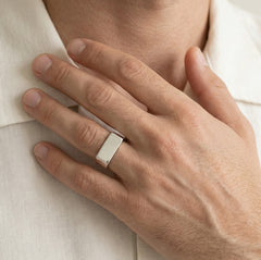 Refined silver classic ring