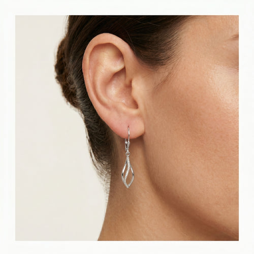 Boucles d’oreilles élégantes au design losange en argent sterling