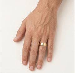 Anillo de boda macizo de oro amarillo