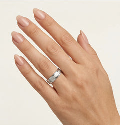 Elegant white gold wedding band with contrast finish