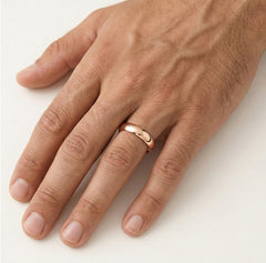 Elegantní snubní prsteny z růžového zlata o šířce 4 mm