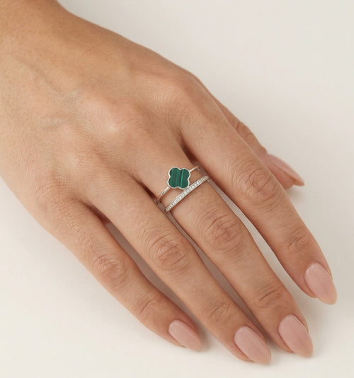 Anillo de plata con ágata y circonio cúbico