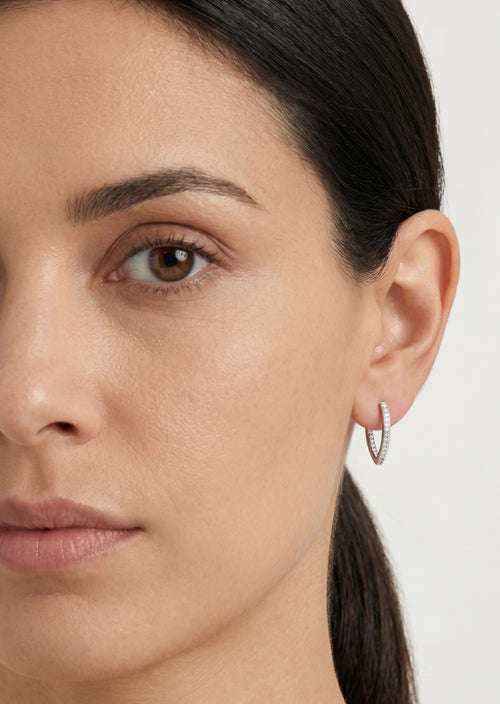 Boucles d’oreilles pendantes en argent sterling avec design en V