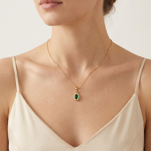 Emerald-green oval halo of cubic zirconia pendant