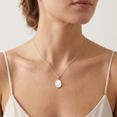 White gold mother pearl pendant