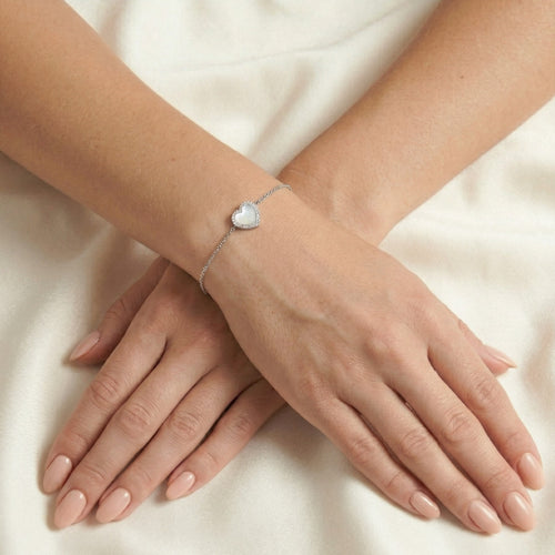 Stříbrný náramek s jedním srdcem