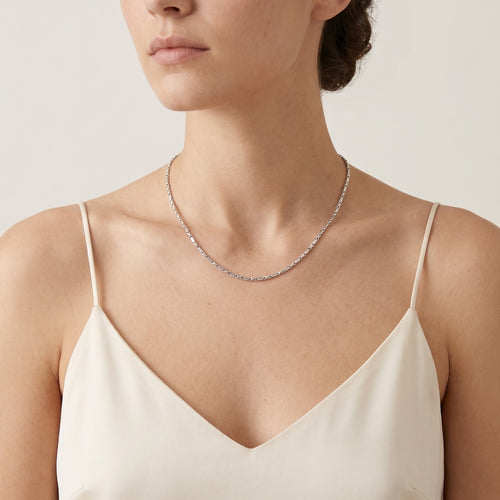 Sophisticated polished gold necklace