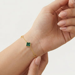 Gold-Armband mit grünem Kleeblatt