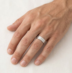 Elegant square patterned white gold wedding ring