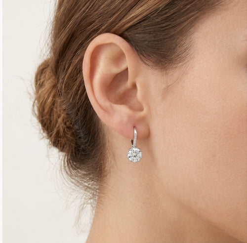 Boucles d’oreilles élégantes en argent sterling avec oxyde de zirconium