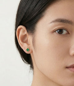 Yellow gold four leaf clover agate earrings