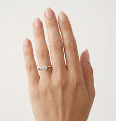 Bague en argent sterling avec opale blanche rectangulaire