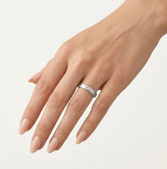 White gold solitaire wedding ring with line