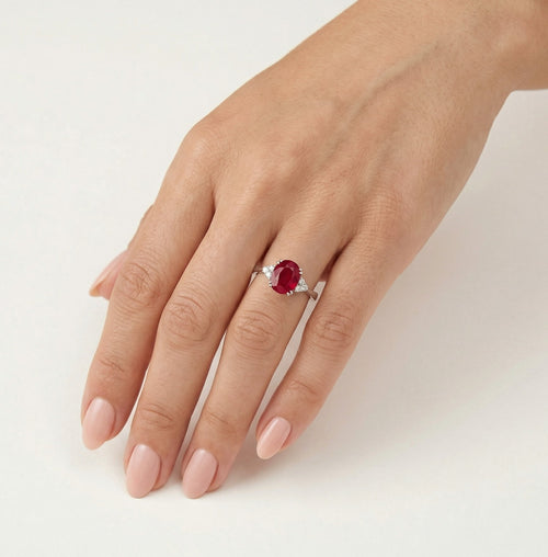 Graceful  white gold ruby and diamond ring