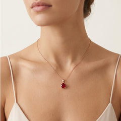 Elegant women pendant with ruby