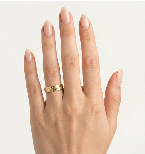 Elegantes anillos de boda de oro amarillo