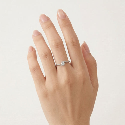 Anillo de plata con circonio cúbico de piedra única