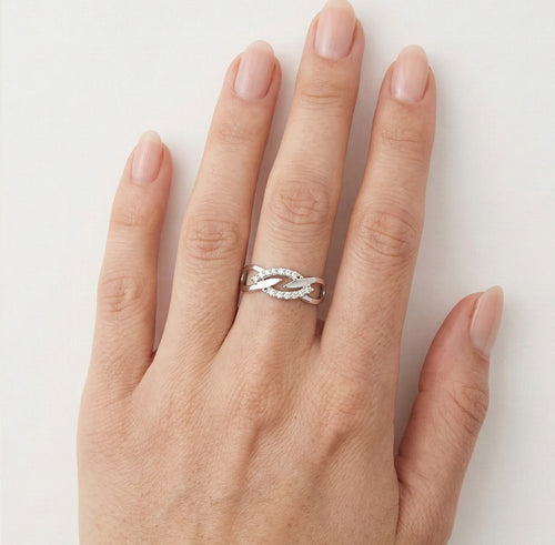 White gold ring with cubic zirconia