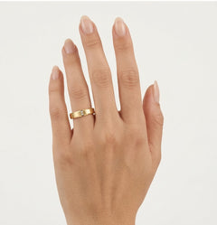 Funkelnde Gelbgold-Eheringe