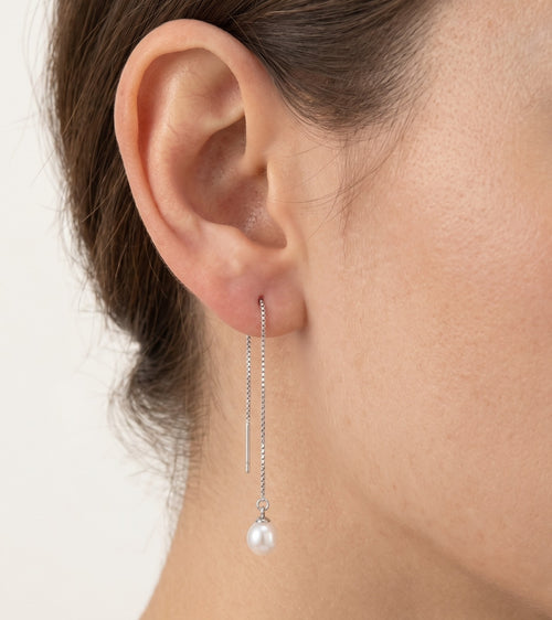 Pendientes de hilo de plata con perla