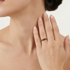 Stilvoller Gelbgold-Ring mit Granaten