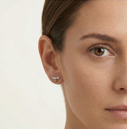 Stříbrné náušnice ve tvaru včelky