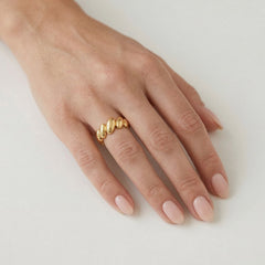 Oval gold chunky ring