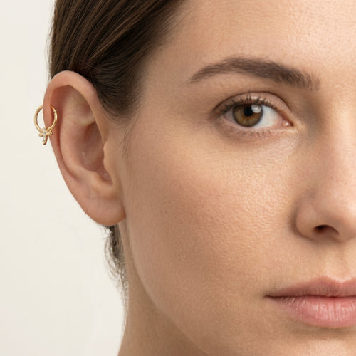 Stylový piercing s vážkou