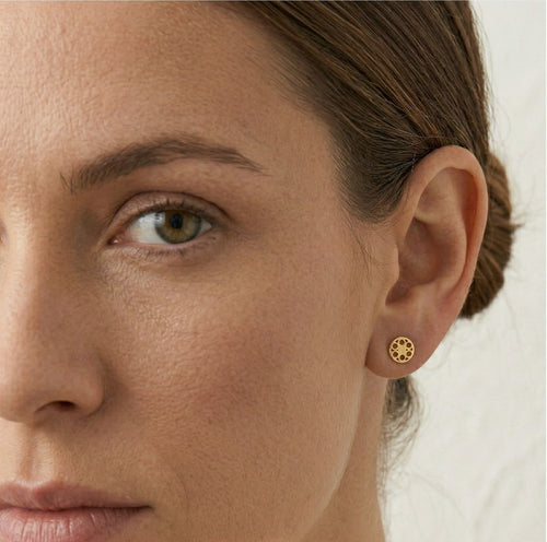 Flower cut gold stud earrings