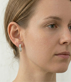 Gebogene-Linien-Cubic-Zirkonia-Goldohrringe