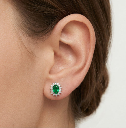 Stříbrné náušnice se smaragdovou svatozáří