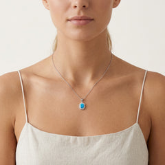 Péndulo halo de plata esterlina con ópalo azul